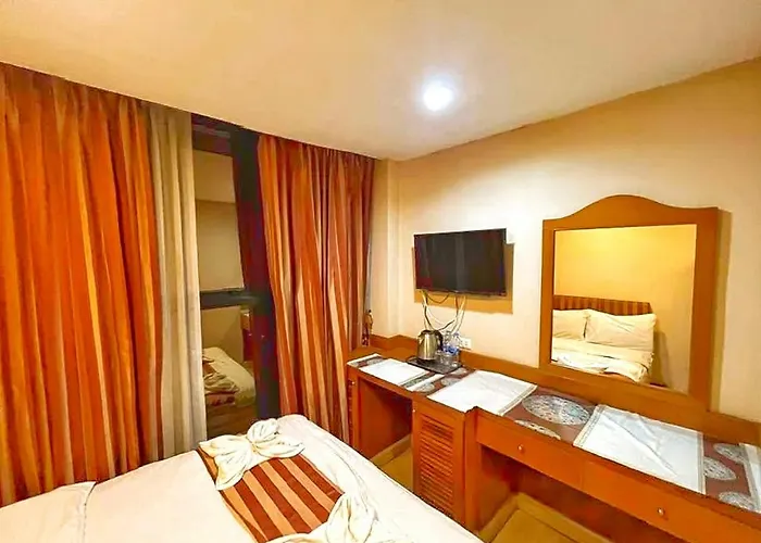 Tanakron Sukhumvit 11 *